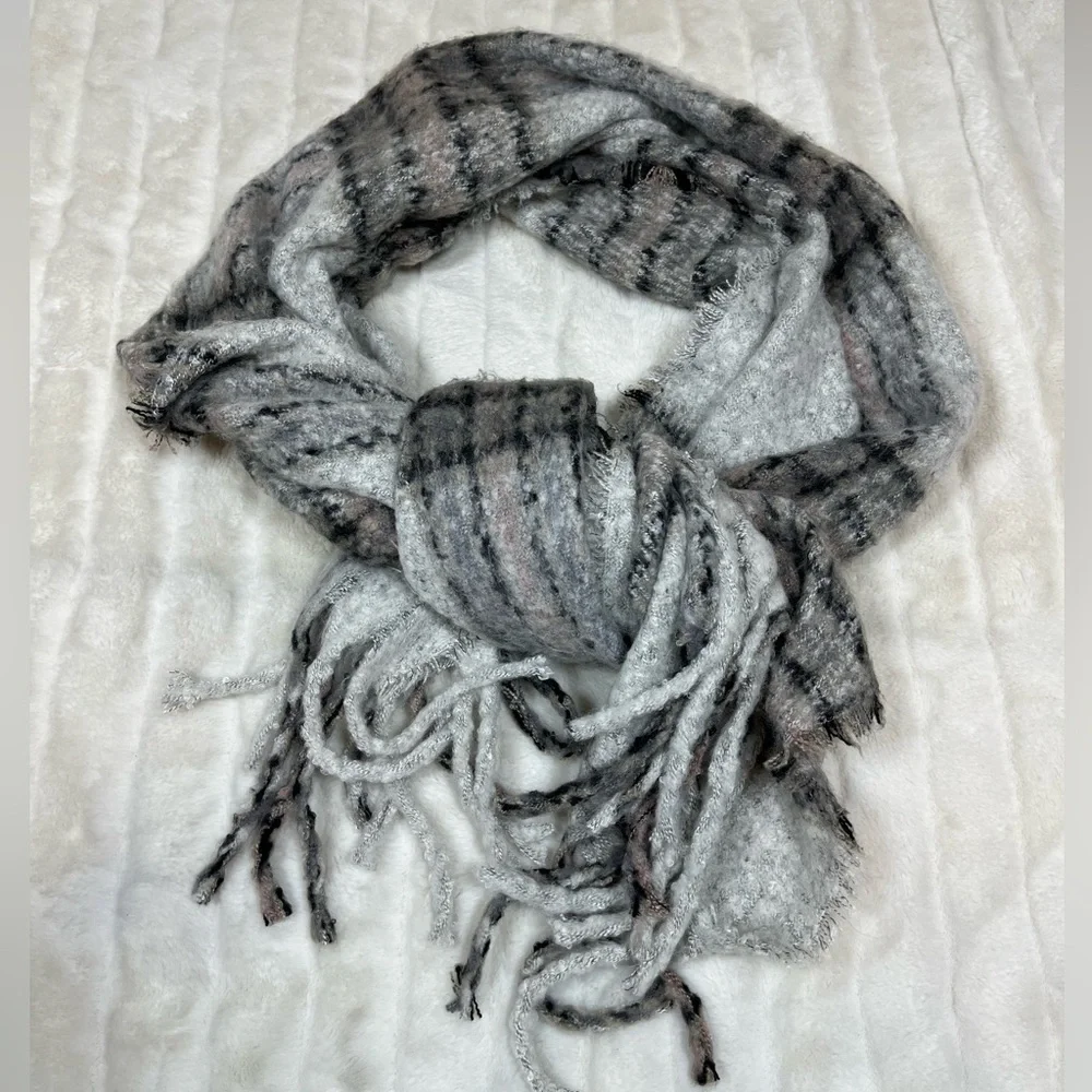 Preppy Grey Black Soft Plaid Fall Winter Outdoor Travel Tassel Long Scarf City